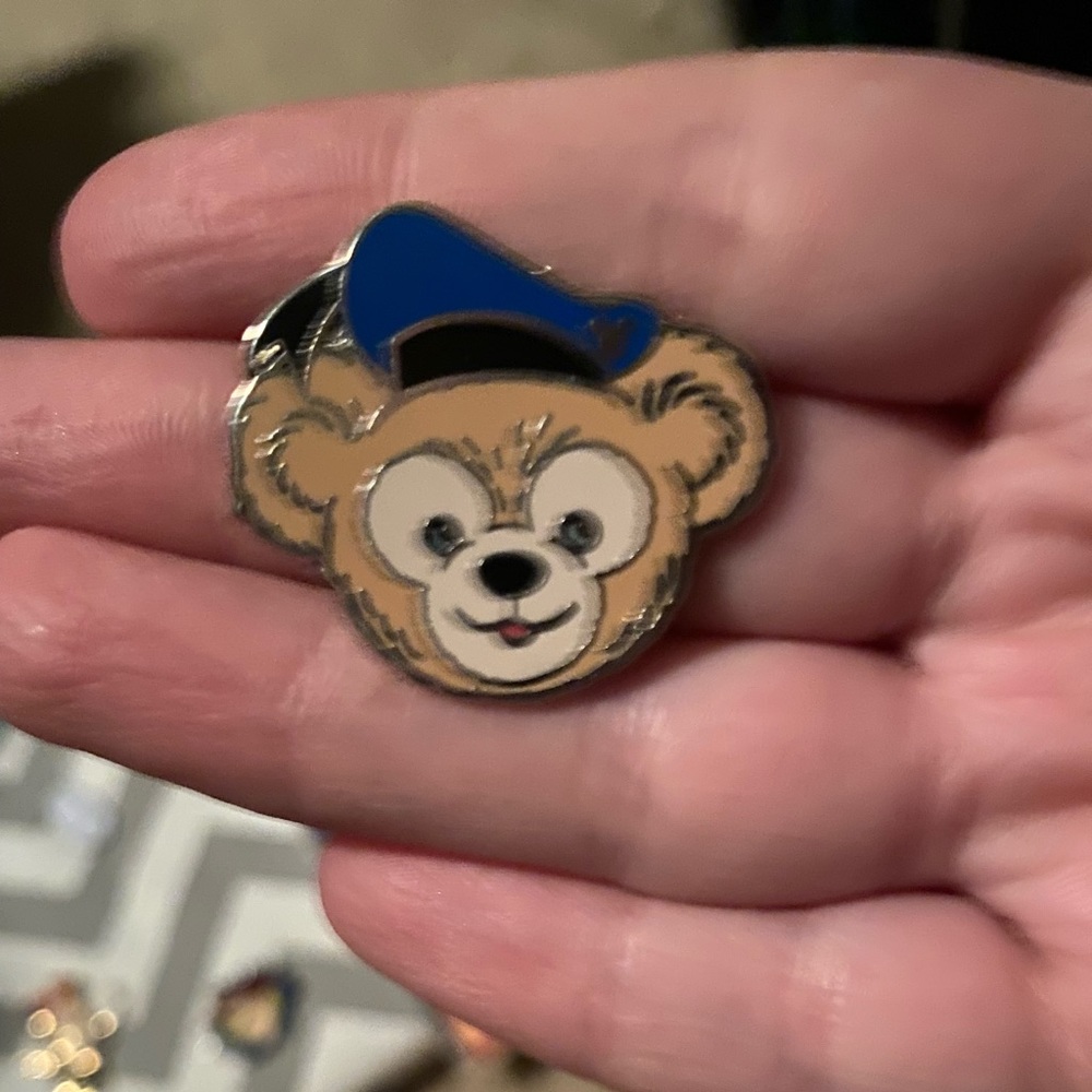 💖Disney parks Duffy the bear pin